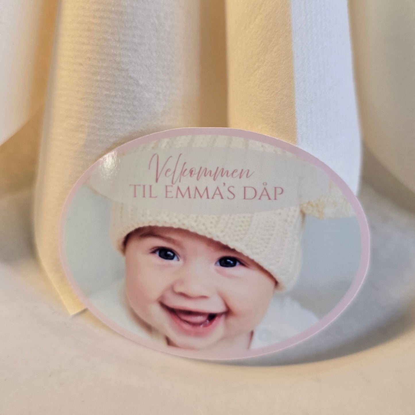 Ovalt velkomstkort med bilde til dåp/navnefest