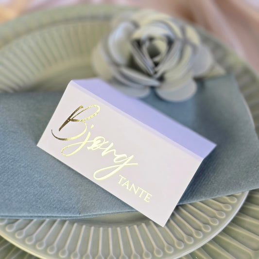 Bordkort med navn i gullfolie