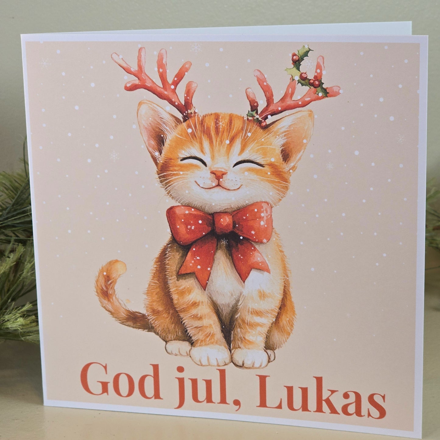 Personlig Julekort med navn - Katt med sløyfe