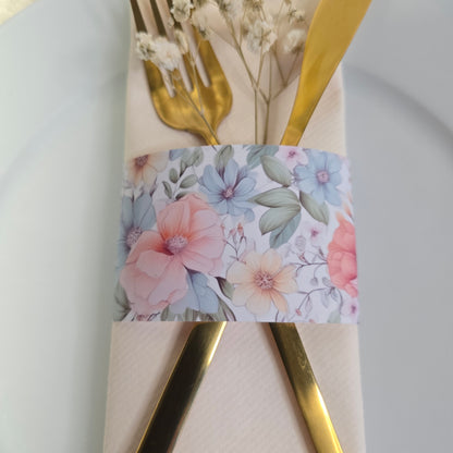 Serviettbånd av papir med blomstermotiv