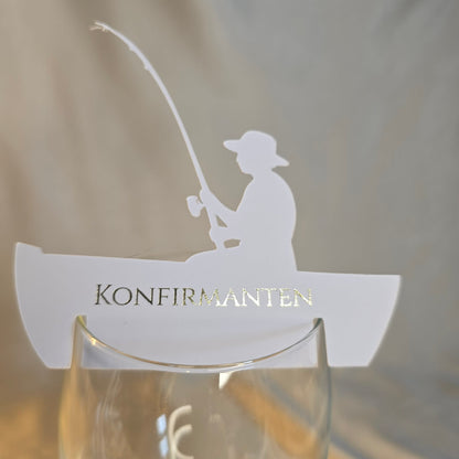 Bordkort konfirmasjon  - fisker i båt med navn i skinnende folie